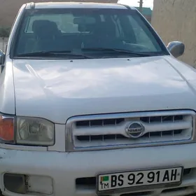 Nissan Pathfinder 2000