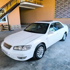 Toyota Camry 2001