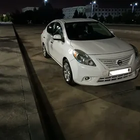 Nissan Versa 2011