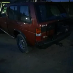 Nissan Pathfinder 1995