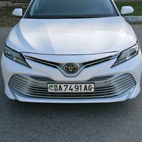 Toyota Camry 2020