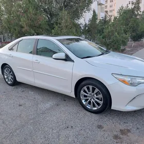 Toyota Camry 2017