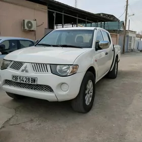 Mitsubishi L200 2008