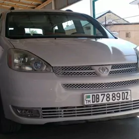 Toyota Sienna 2004