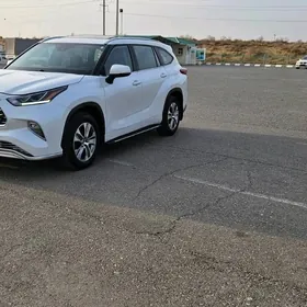 Toyota Highlander 2023