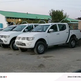 Mitsubishi L200 2010