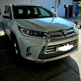 Toyota Highlander 2018