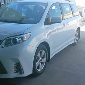 Toyota Sienna 2018