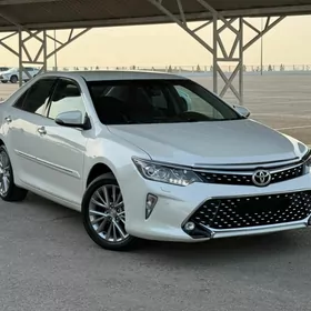 Toyota Camry 2017