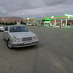 Mercedes-Benz E420 1996