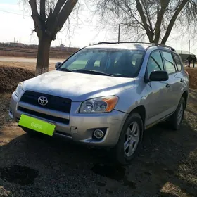 Toyota RAV4 2011