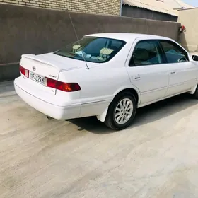 Toyota Camry 2001