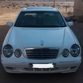 Mercedes-Benz E320 2002