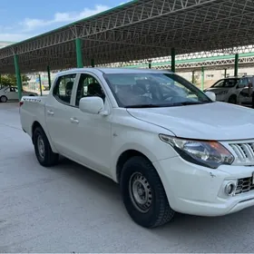 Mitsubishi L200 2016