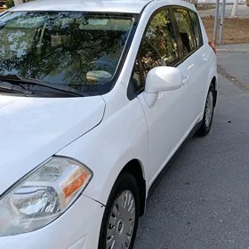 Nissan Versa 2010