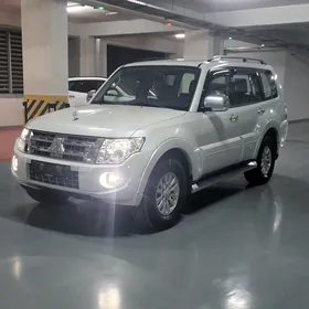 Mitsubishi Pajero 2014