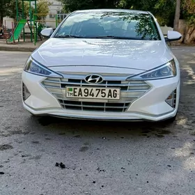 Hyundai Elantra 2019