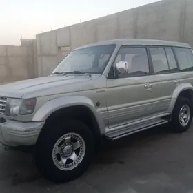 Mitsubishi Pajero 1993