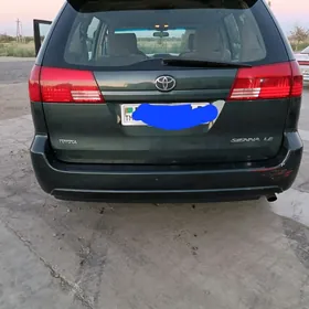 Toyota Sienna 2004