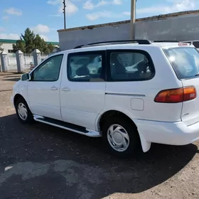 Toyota Sienna 2000