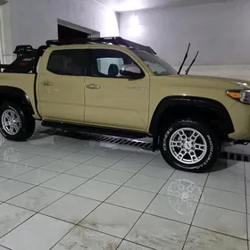 Toyota Tacoma 2016