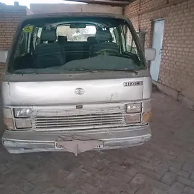 Toyota Hiace 1985