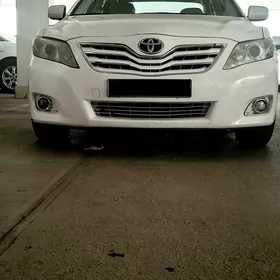 Toyota Camry 2010