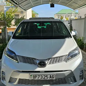 Toyota Sienna 2020