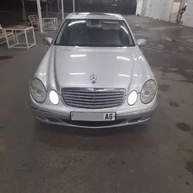 Mercedes-Benz E350 2005