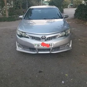 Toyota Camry 2014