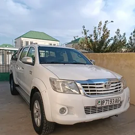 Toyota Hilux 2013