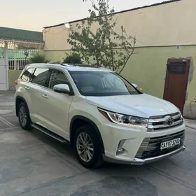 Toyota Highlander 2018