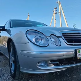 Mercedes-Benz E320 2004