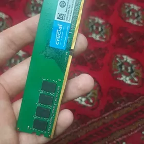 CRUCIAL DDR4 8 GB RAM