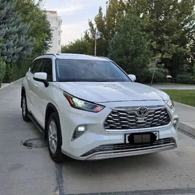 Toyota Highlander 2020