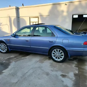 Toyota Camry 2000