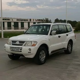 Mitsubishi Pajero 2005