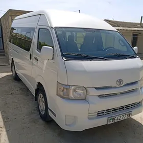 Toyota Hiace 2017