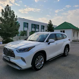 Toyota Highlander 2021