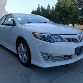 Toyota Camry 2013