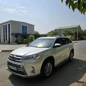 Toyota Highlander 2019