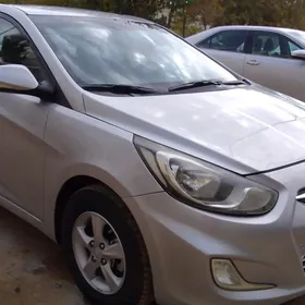 Hyundai Accent 2014