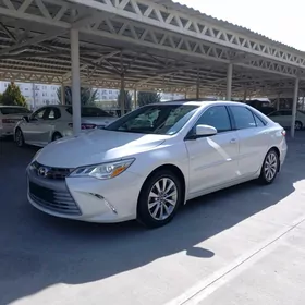 Toyota Camry 2017