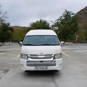 Toyota Hiace 2015