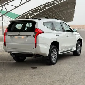 Mitsubishi Montero 2019