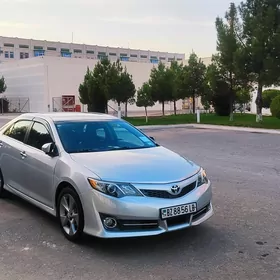 Toyota Camry 2013