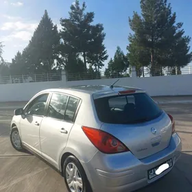 Nissan Versa 2010