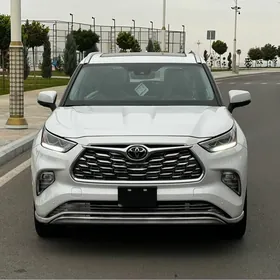 Toyota Highlander 2022