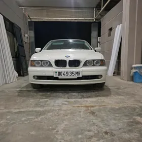 BMW E39 2000