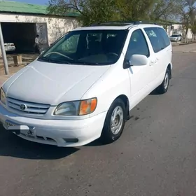 Toyota Sienna 2001